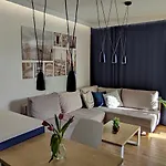 Wola Blue Modern Lejlighed